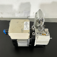 Leybold Trivac Vacuum Pump image 2